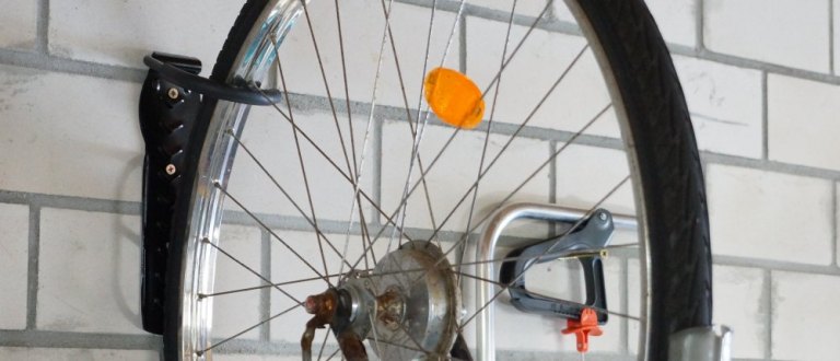 fahrrad möglichst platzsparend an wand hängen